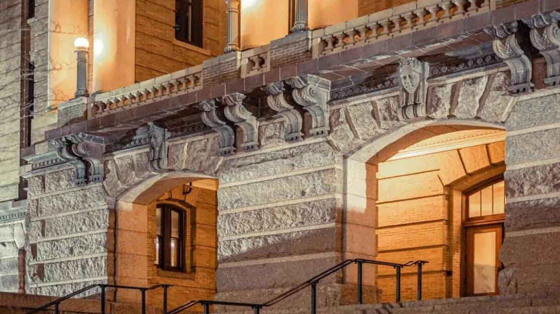 courthouse steps where a Missouri trustee's sale might take place